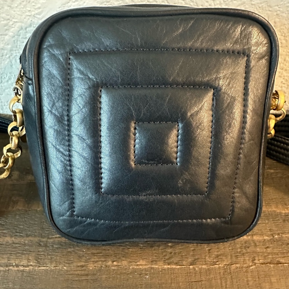 SHARIF NAVY CROSSBODY CHAIN STRAP